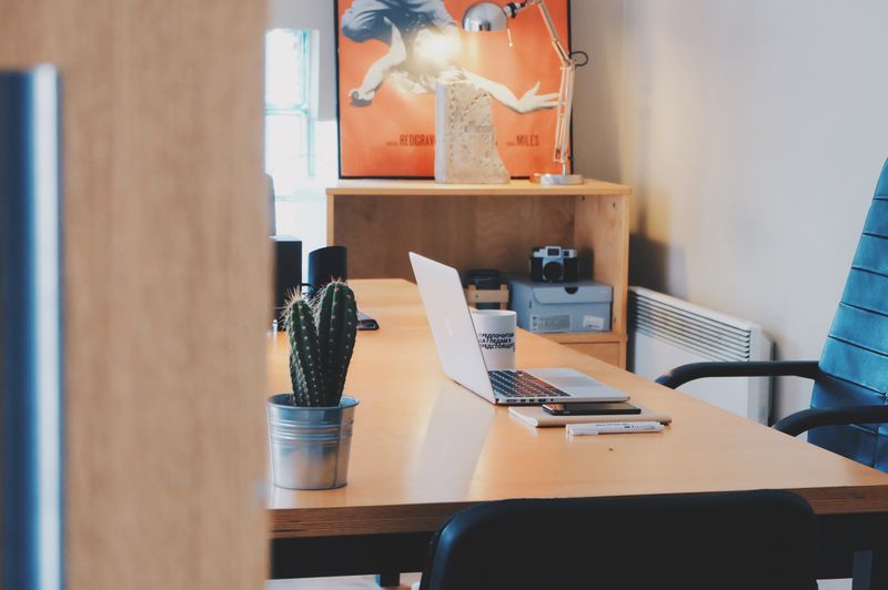 Bureau éditorial d'Aube à Paris